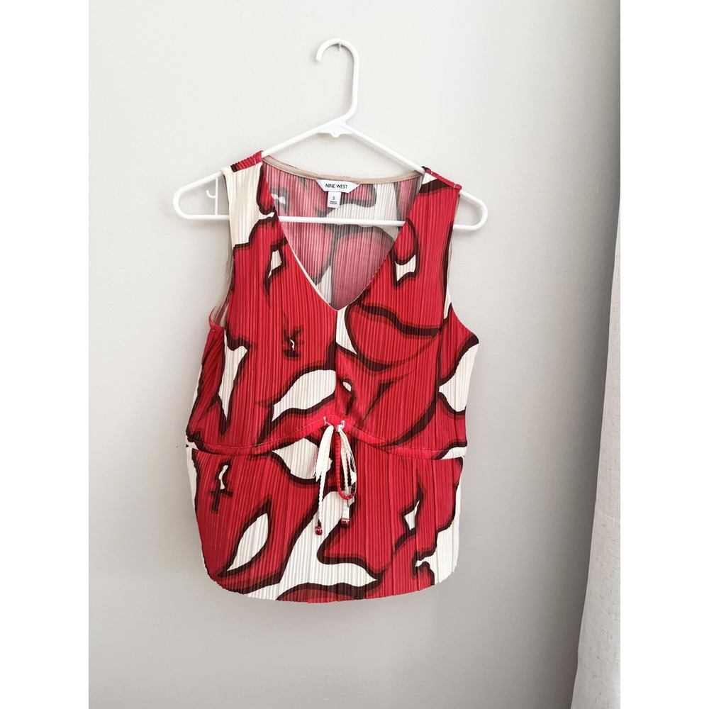 Nine West Women's Red Floral Pleated V Neck Sleeveless Tie Waist Top Size S